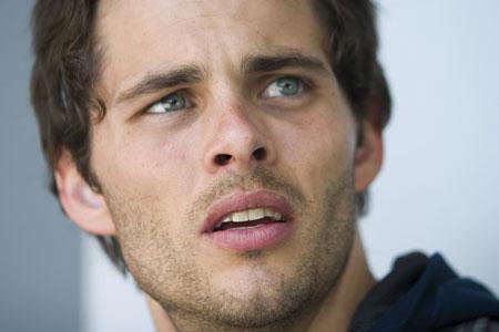 il a de beau yeux